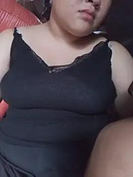 Hin-nn live cam on StripChat