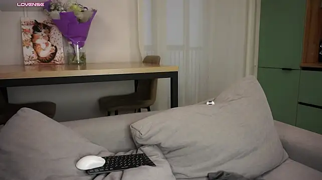 sixsevenbaby live cam on StripChat