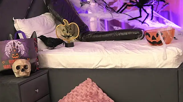 LilaRoses live cam on StripChat