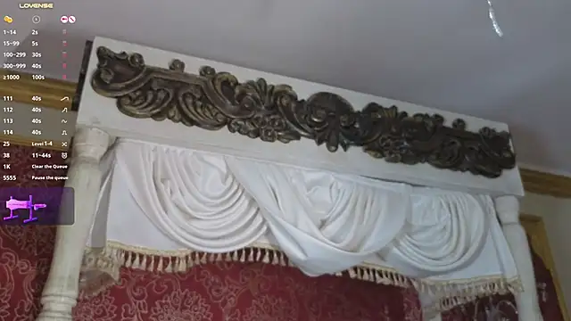 MiaWonderfull live cam on StripChat