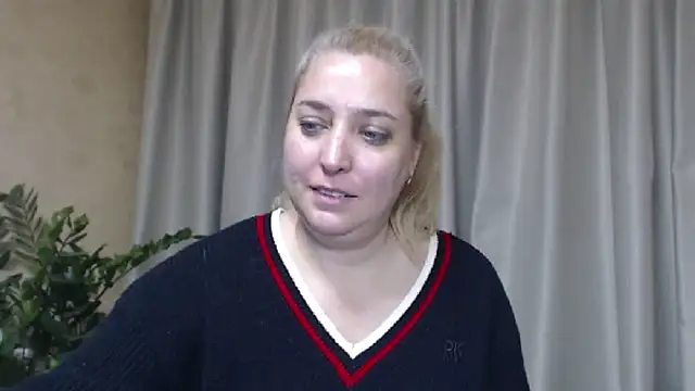 sweetpussy13 webcam