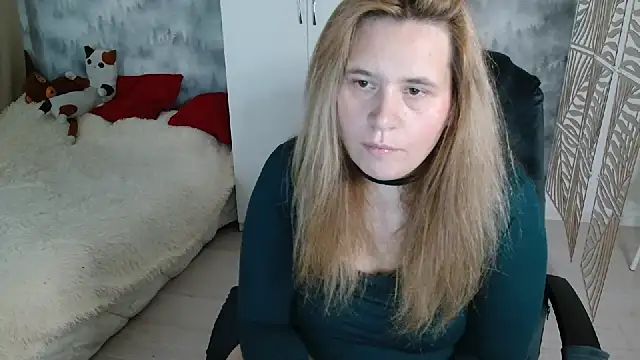 AdelinaLawson live cam on StripChat