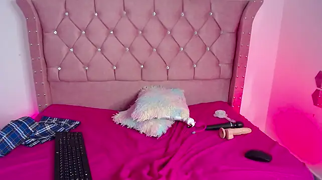kitty_nara live cam on StripChat