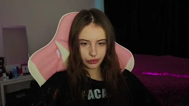 evvaavve live cam on StripChat