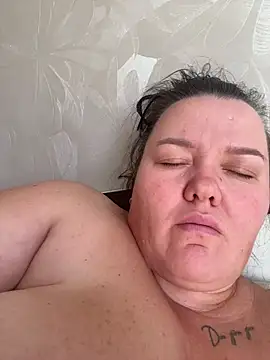 SunnyLeila2101 live cam on StripChat