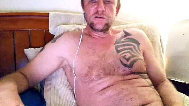 Yournaughty live cam on StripChat