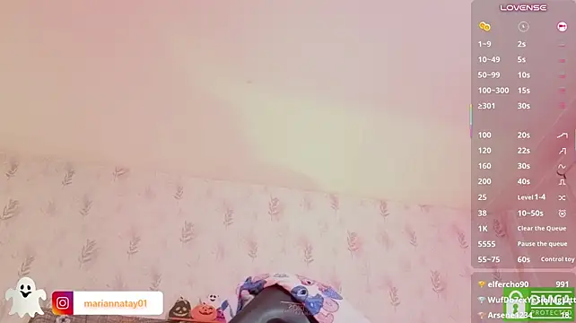 MARIANA_TAY1 live cam on StripChat