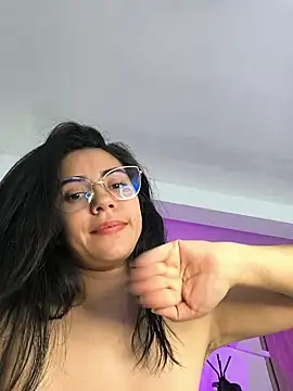Sara-215 live cam preview