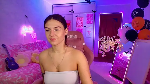 luna_lust_212 live cam on StripChat