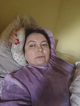 EmmaEmmy40 live cam preview