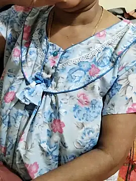 Raashi_Kannada_Telugu live cam on StripChat