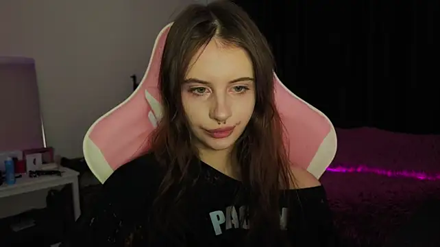 evvaavve live cam on StripChat