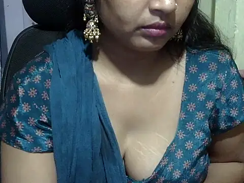 BEAUTIFUL_WIFE02 live cam on StripChat