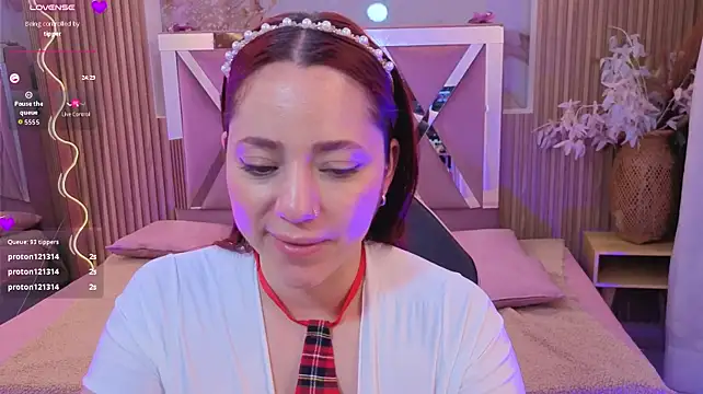 ANNE_TAY1