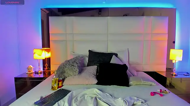 Brenda_Thomp live cam on StripChat