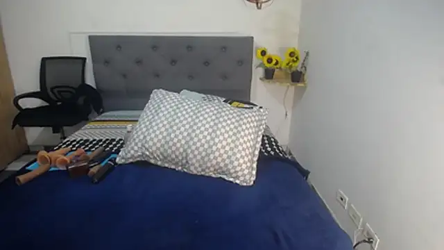 sasi_luna live cam on StripChat