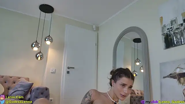 Lenna_Godess live cam on StripChat