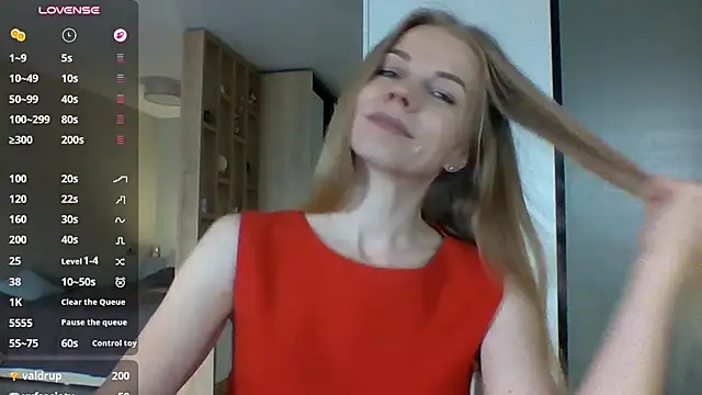 TinaDiamond live cam on StripChat