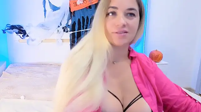 JuicyMillena live cam on StripChat