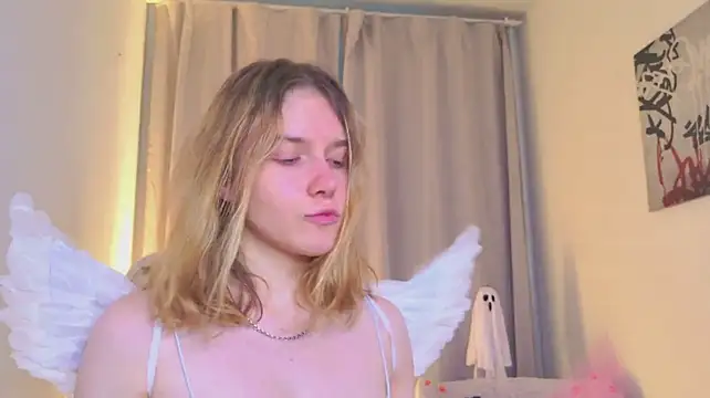 MilanaRayy live cam on StripChat