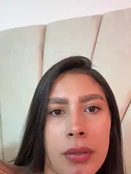 oficialaura live cam on StripChat
