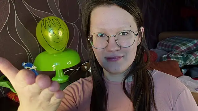 hairyMira live cam on StripChat