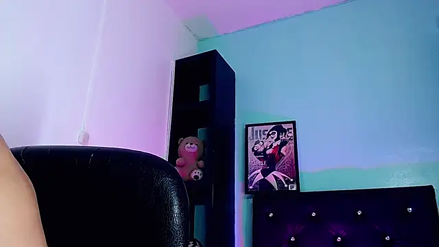 Angel_foxc13 live cam preview