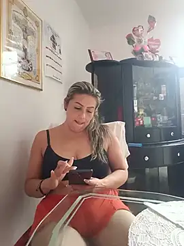 maynor_1998 live cam preview