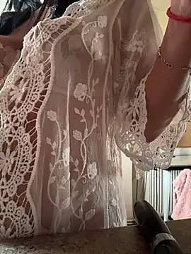 Hotmomcheckk_