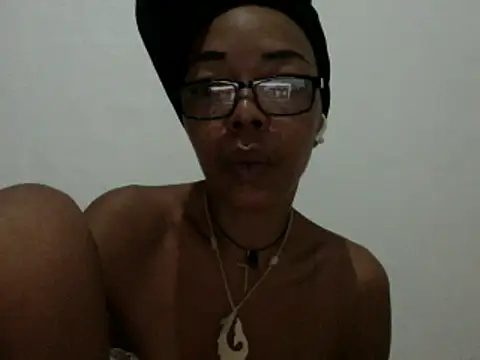 Ladyzee25 live cam on StripChat