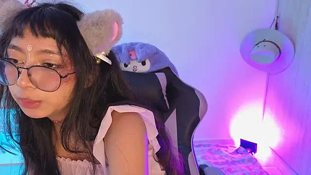 Yommi_winx_ live cam on StripChat