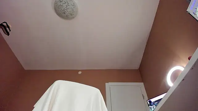 KaylaLaine webcam
