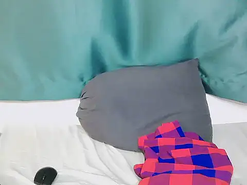 Queen_pretty3 live cam on StripChat