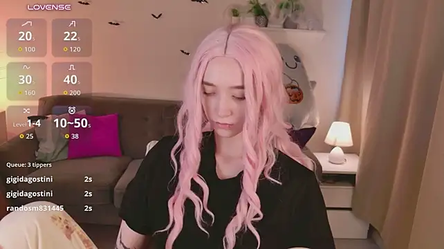 melissareis (F teen) - Squeeze my nipples
