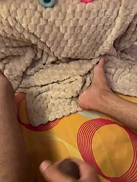 indianhenry7 (M twink) - Insert the dick in blue one💦😈
