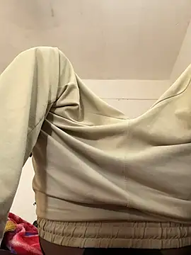 Indorecockyboy live cam on StripChat
