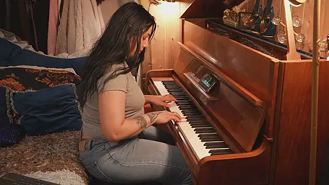 VanessaDoyle webcam
