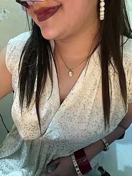 Oh-Taara live cam on StripChat