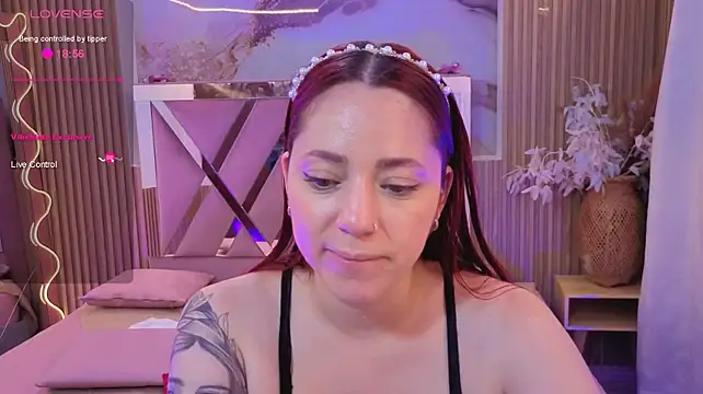 ANNE_TAY1 live cam on StripChat