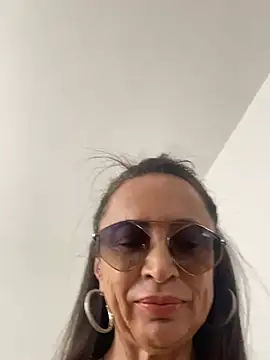 BurryEarmark live cam on StripChat