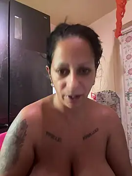 wildfarmbabe live cam on StripChat