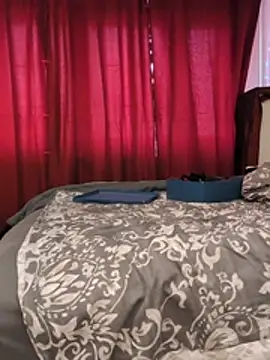 ruby_rebel (G milf) - Show and spread Pussy