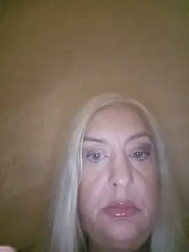 Julia20X live cam on StripChat