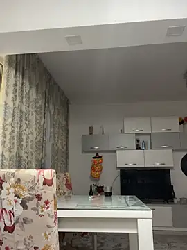 _adelle webcam