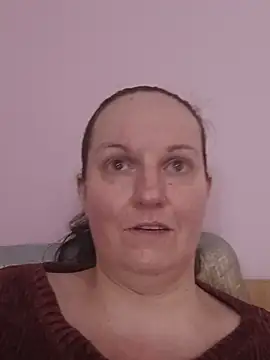 BustyLadyAlma webcam