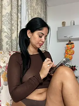 _adelle live cam on StripChat
