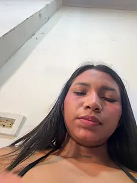 Barbiebrunette_ live cam on StripChat