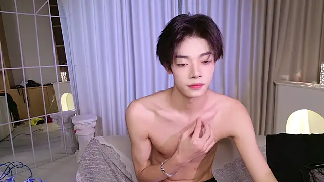 XiaoZeouba live cam on StripChat