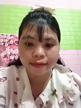 Xuka_lyss live cam on StripChat