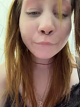 SlavicCandy live sex cam